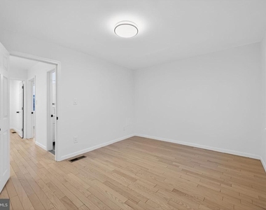 2710 S Fairhill Street - Photo Thumbnail 6