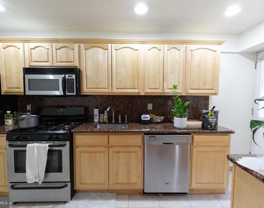 808 Gaul Street - Photo Thumbnail 10