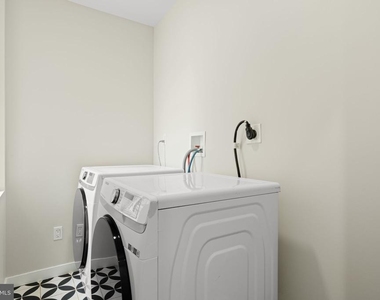 648 N 36th Street - Photo Thumbnail 19