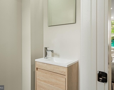 648 N 36th Street - Photo Thumbnail 5