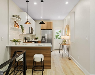 648 N 36th Street - Photo Thumbnail 8