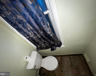 2445 N Bancroft Street - Photo Thumbnail 15
