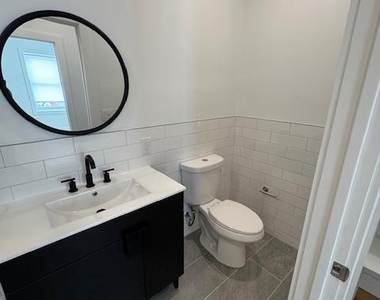 442 W Queen Lane - Photo Thumbnail 29