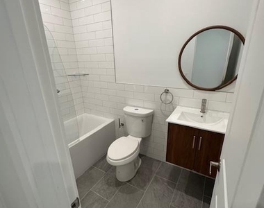 442 W Queen Lane - Photo Thumbnail 9
