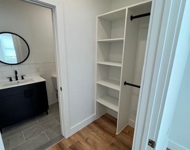 442 W Queen Lane - Photo Thumbnail 28