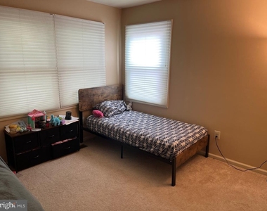93 Beacon - Photo Thumbnail 11