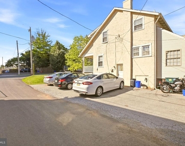 316 W Market Street - Photo Thumbnail 5