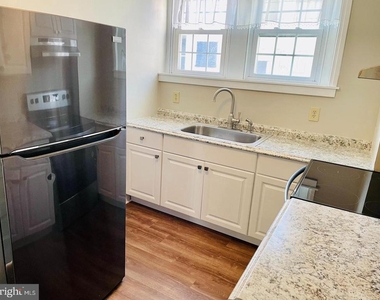 316 W Market Street - Photo Thumbnail 9
