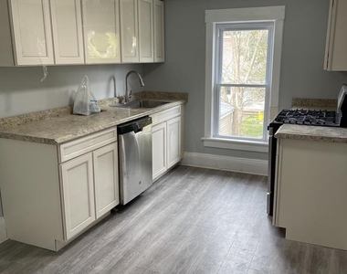 436-438 Schiller Avenue - Photo Thumbnail 5