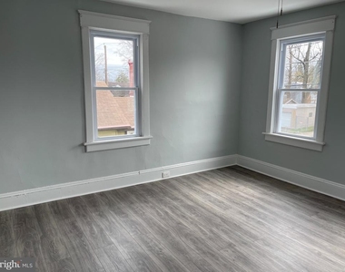 436-438 Schiller Avenue - Photo Thumbnail 14