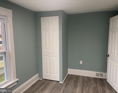 436-438 Schiller Avenue - Photo Thumbnail 10