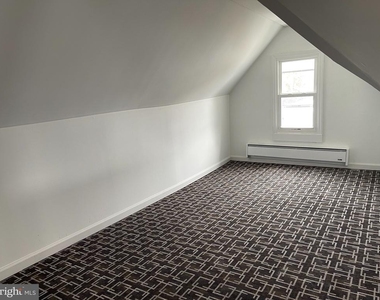 436-438 Schiller Avenue - Photo Thumbnail 19
