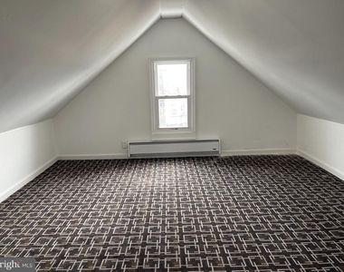 436-438 Schiller Avenue - Photo Thumbnail 17