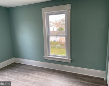 436-438 Schiller Avenue - Photo Thumbnail 11