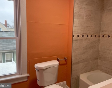 436-438 Schiller Avenue - Photo Thumbnail 7