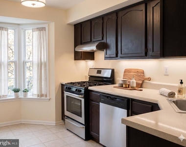 101 Claridge Court - Photo Thumbnail 7