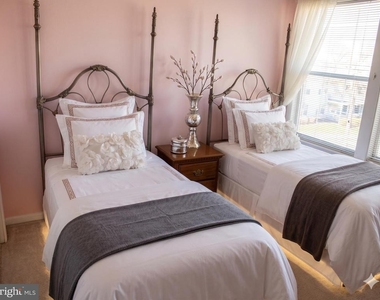 101 Claridge Court - Photo Thumbnail 10