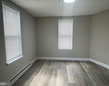 694 N Delaware Street - Photo Thumbnail 4