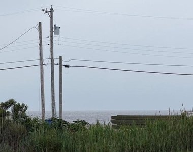 102 Garrison Avenue - Photo Thumbnail 22