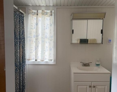 102 Garrison Avenue - Photo Thumbnail 14