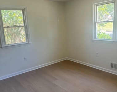 4514 Simmons Lane - Photo Thumbnail 7
