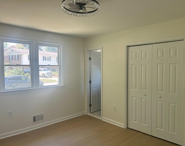 4514 Simmons Lane - Photo Thumbnail 5