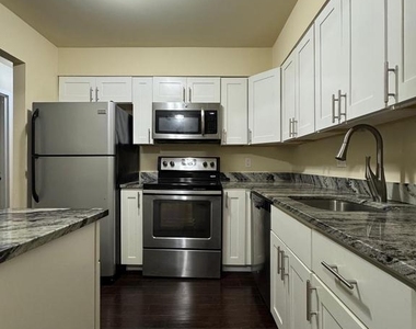 10127 Prince Place - Photo Thumbnail 2