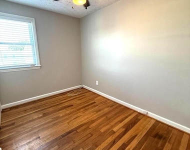 3841 26th Avenue - Photo Thumbnail 2
