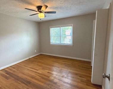 3841 26th Avenue - Photo Thumbnail 3