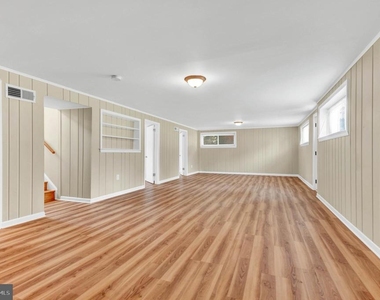 10228 Farnham Drive - Photo Thumbnail 23