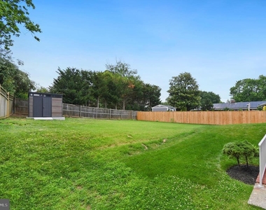 10228 Farnham Drive - Photo Thumbnail 32