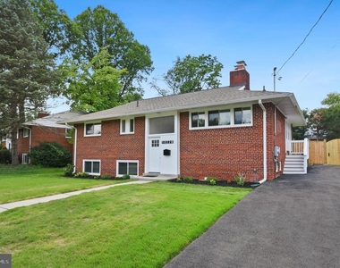 10228 Farnham Drive - Photo Thumbnail 1
