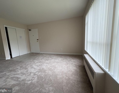 10403 Montrose Avenue - Photo Thumbnail 5