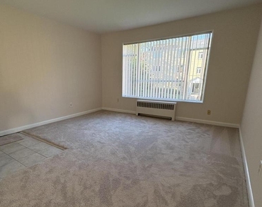 10403 Montrose Avenue - Photo Thumbnail 4