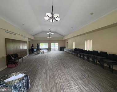 10403 Montrose Avenue - Photo Thumbnail 21
