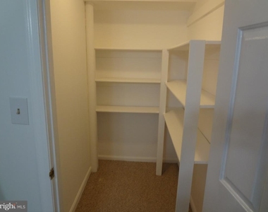 17540 Queen Elizabeth Drive - Photo Thumbnail 4