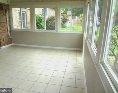 17540 Queen Elizabeth Drive - Photo Thumbnail 9