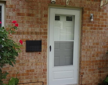 17540 Queen Elizabeth Drive - Photo Thumbnail 1