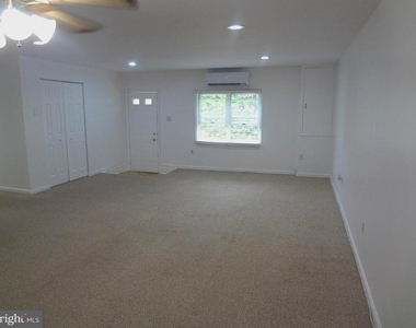 17540 Queen Elizabeth Drive - Photo Thumbnail 2