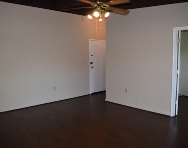 3419 University Boulevard W - Photo Thumbnail 2