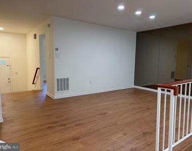 10113 Galsworthy Place - Photo Thumbnail 11