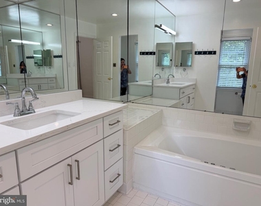10113 Galsworthy Place - Photo Thumbnail 13