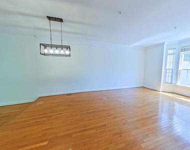 3905 Chelsea Park Lane - Photo Thumbnail 2