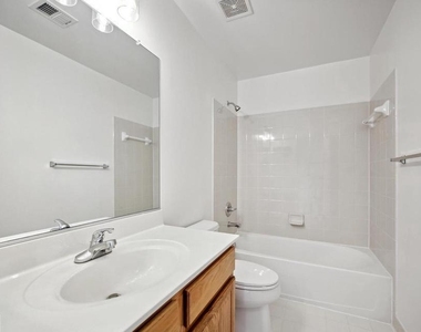 3905 Chelsea Park Lane - Photo Thumbnail 14
