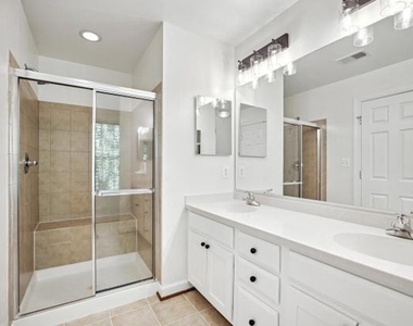 3905 Chelsea Park Lane - Photo Thumbnail 11