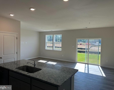 735 Pickerel Place - Photo Thumbnail 4