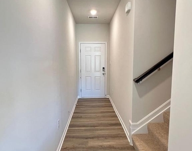 735 Pickerel Place - Photo Thumbnail 21
