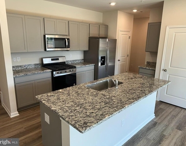 735 Pickerel Place - Photo Thumbnail 18