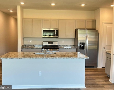 735 Pickerel Place - Photo Thumbnail 2