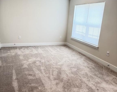 1235 Greylock Lane - Photo Thumbnail 3